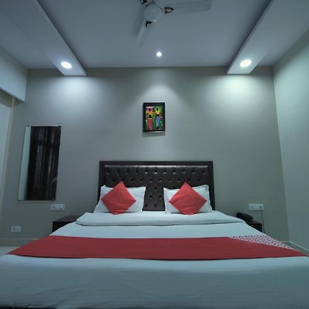 Hotel Kailash Mansarovar And Banquet Hall Барели Экстерьер фото