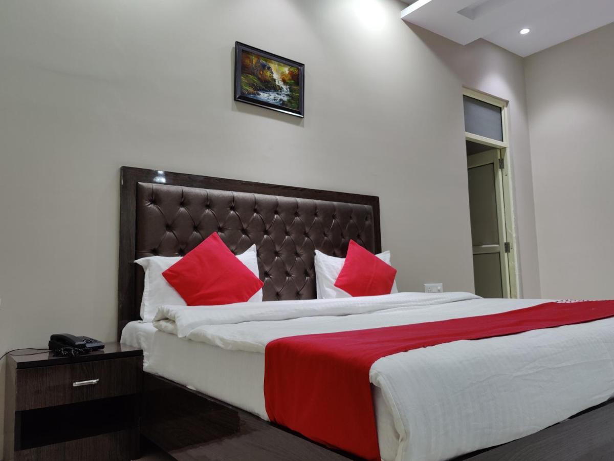 Hotel Kailash Mansarovar And Banquet Hall Барели Экстерьер фото